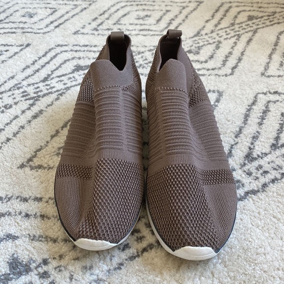 Brown JSlide Slip on Sneakers Size 8.5 - Picture 2 of 4
